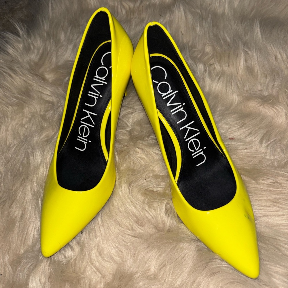 2 pairs Calvin Klein Gayle pumps *damaged**